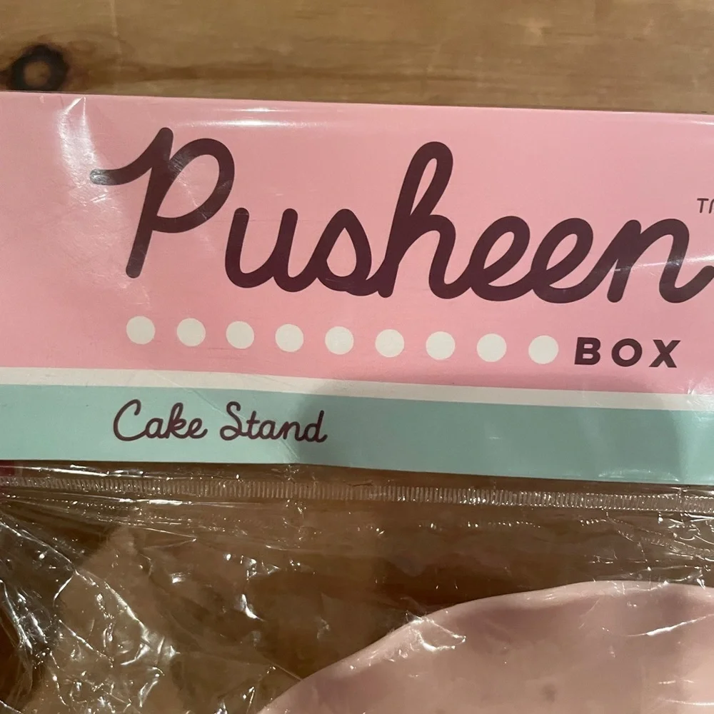 NIP Pusheen Box Decorative Cake Stand Subscription exclusive Kids Winter 2024